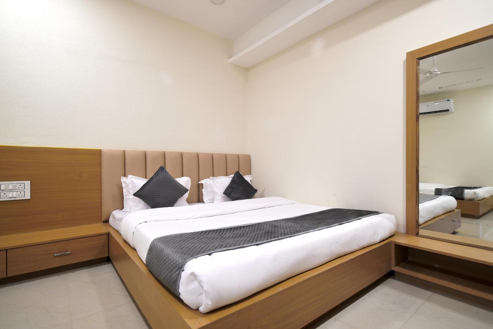 Hotel Shivlok Ujjain Habitación foto