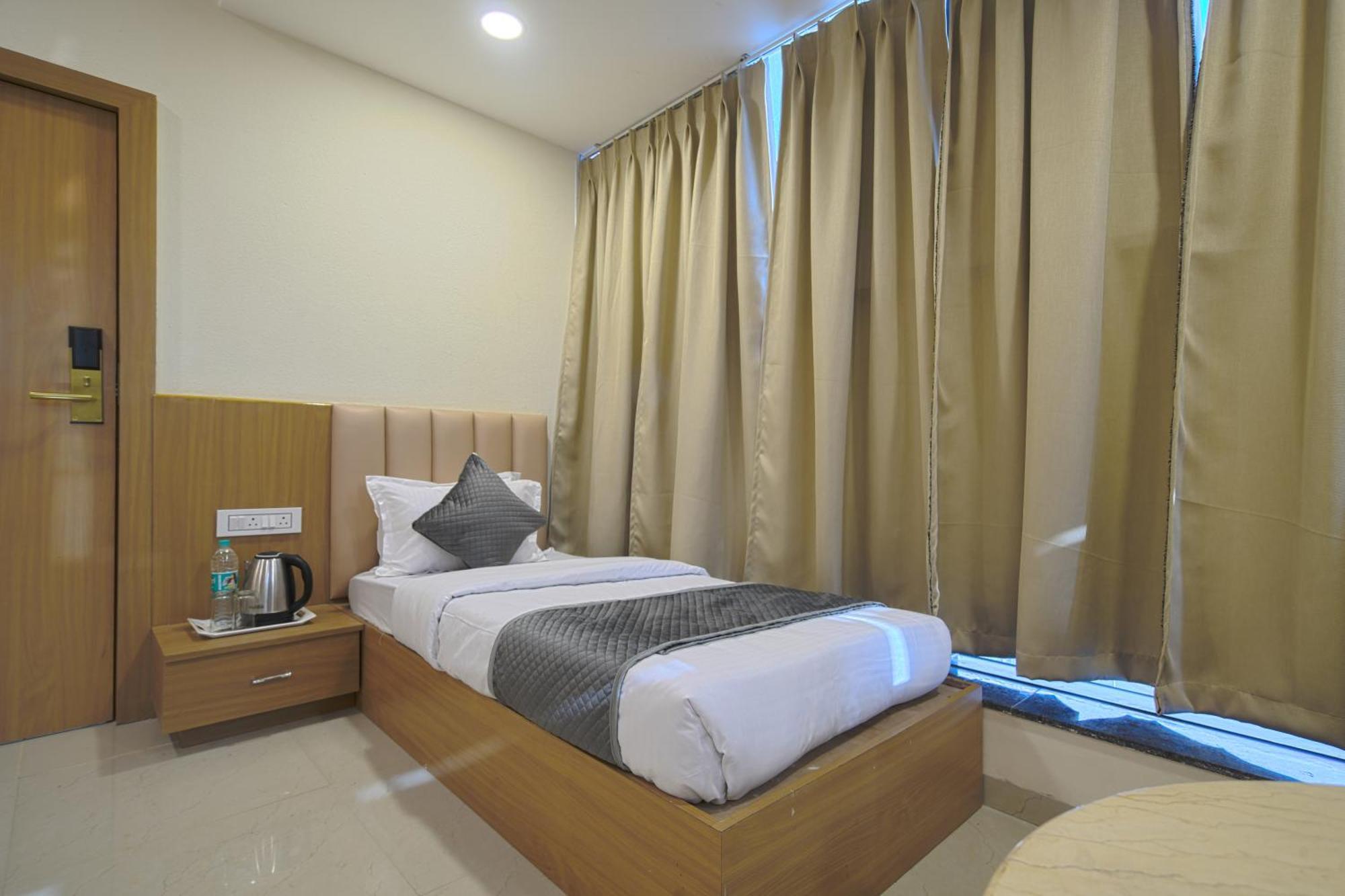Hotel Shivlok Ujjain Habitación foto