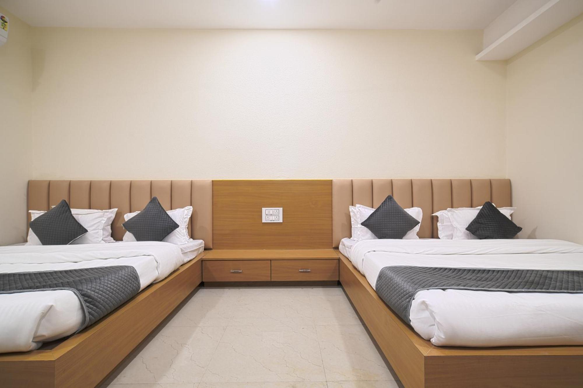 Hotel Shivlok Ujjain Habitación foto